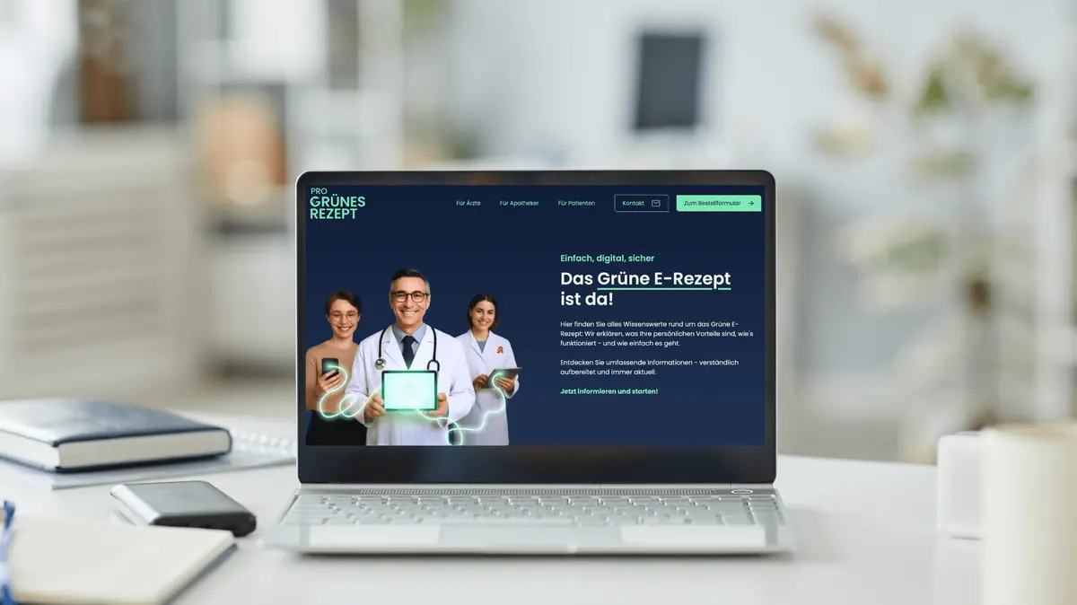 Laptop mit Screenshot von grünem Rezept