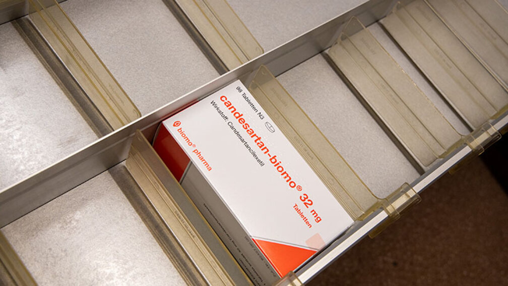 Leere Apothekenschublade