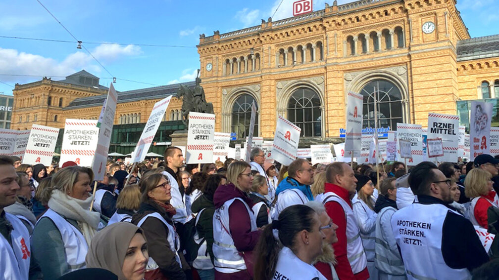 Protestierende Apothekenmitarbeiter in Hannover
