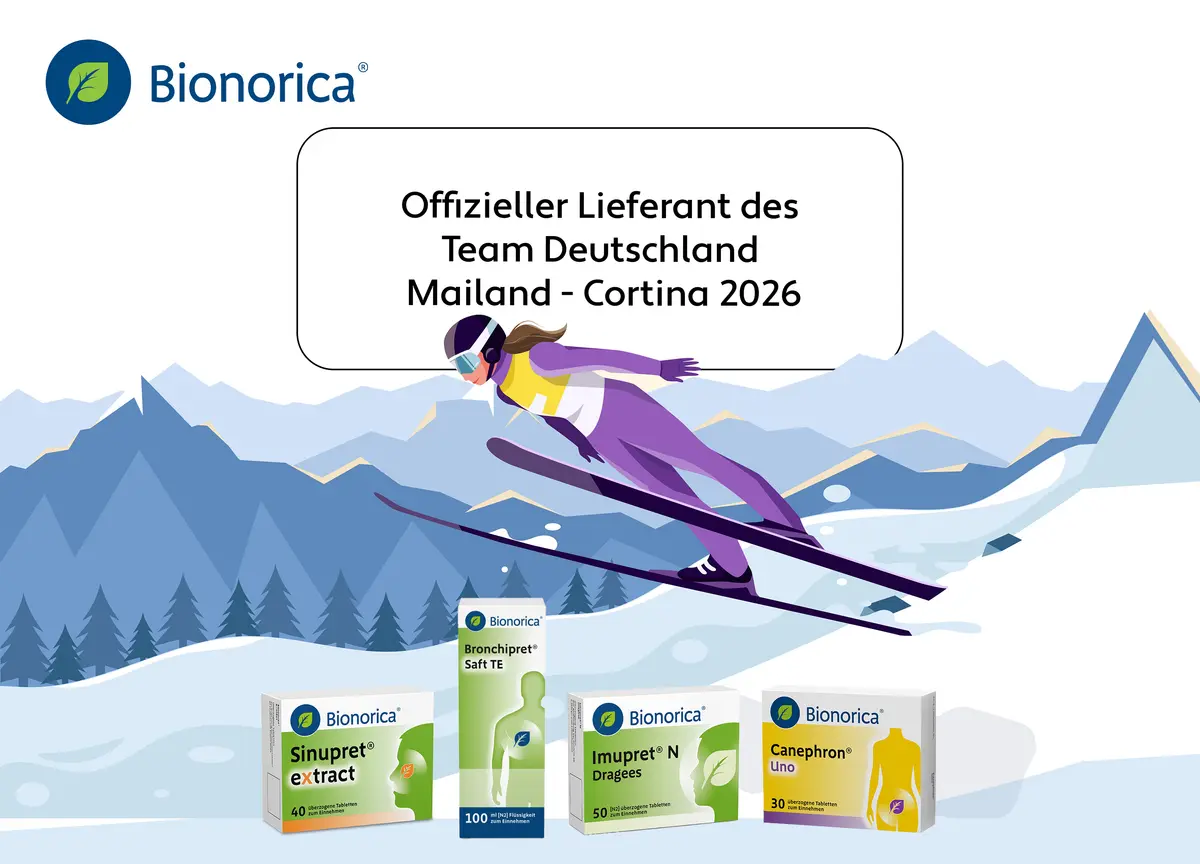 Grafische Darstellung einer lila gekleideten Ski-Springerin mit Berg- und Schneelandschaft im Hintergrund. Die Überschrift lautet: Offizieller Lieferant des Team Deutschland Mailand - Cortina 2026. Im Vordergrund sind vier Produkte der Firma Bionorica abgebildet