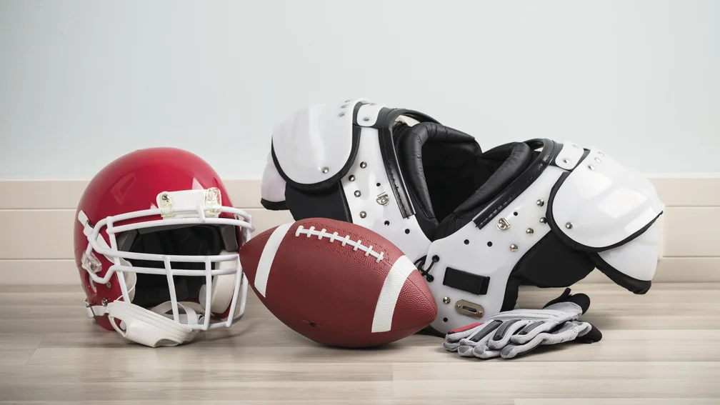 Footballausrüstung (Helm, Panzer, Handschuhe und Ball)