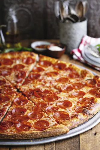 Eine Salamipizza